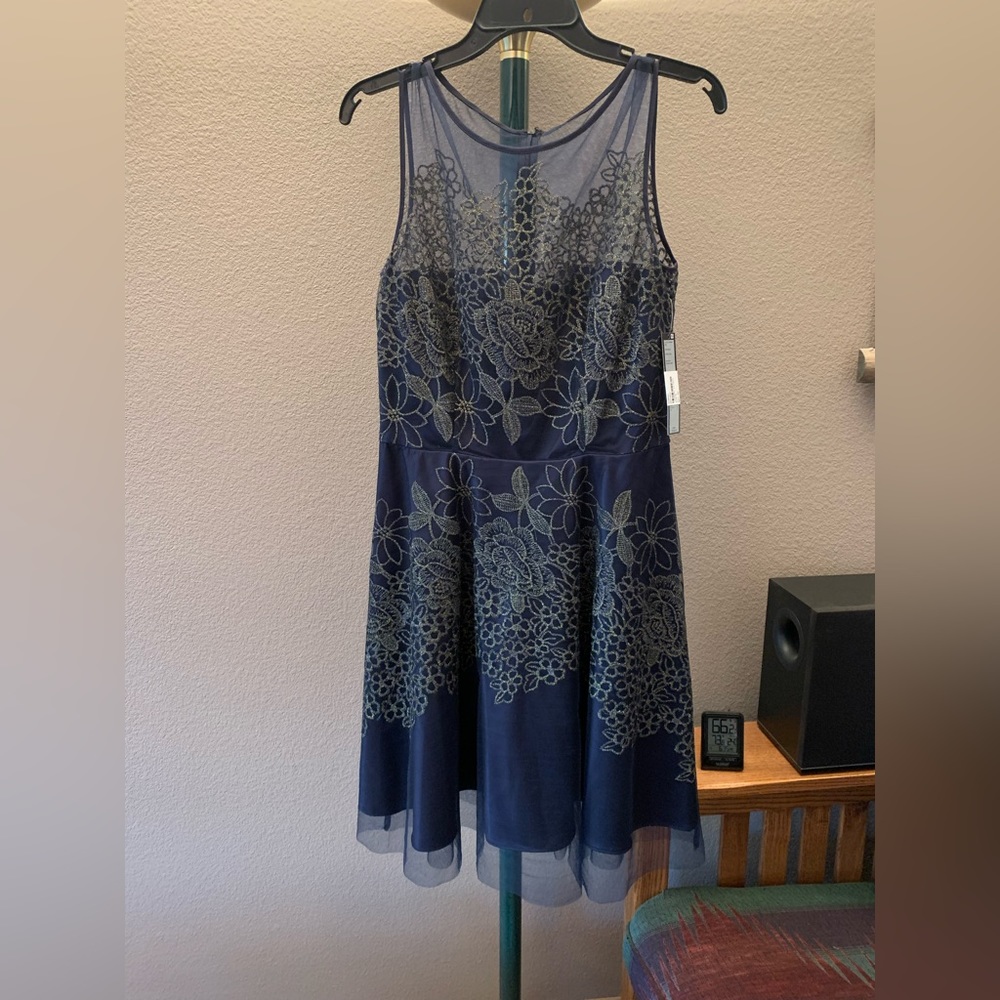 Tahari mini navy gold glitter dress (video/measurements in pics)